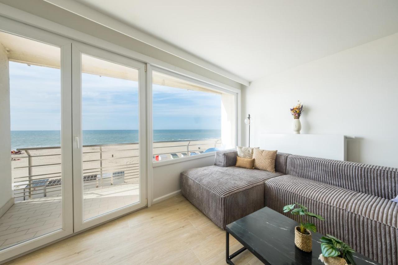 Apartment 2 Bedrooms With Magnificent Seaview And Free Parking